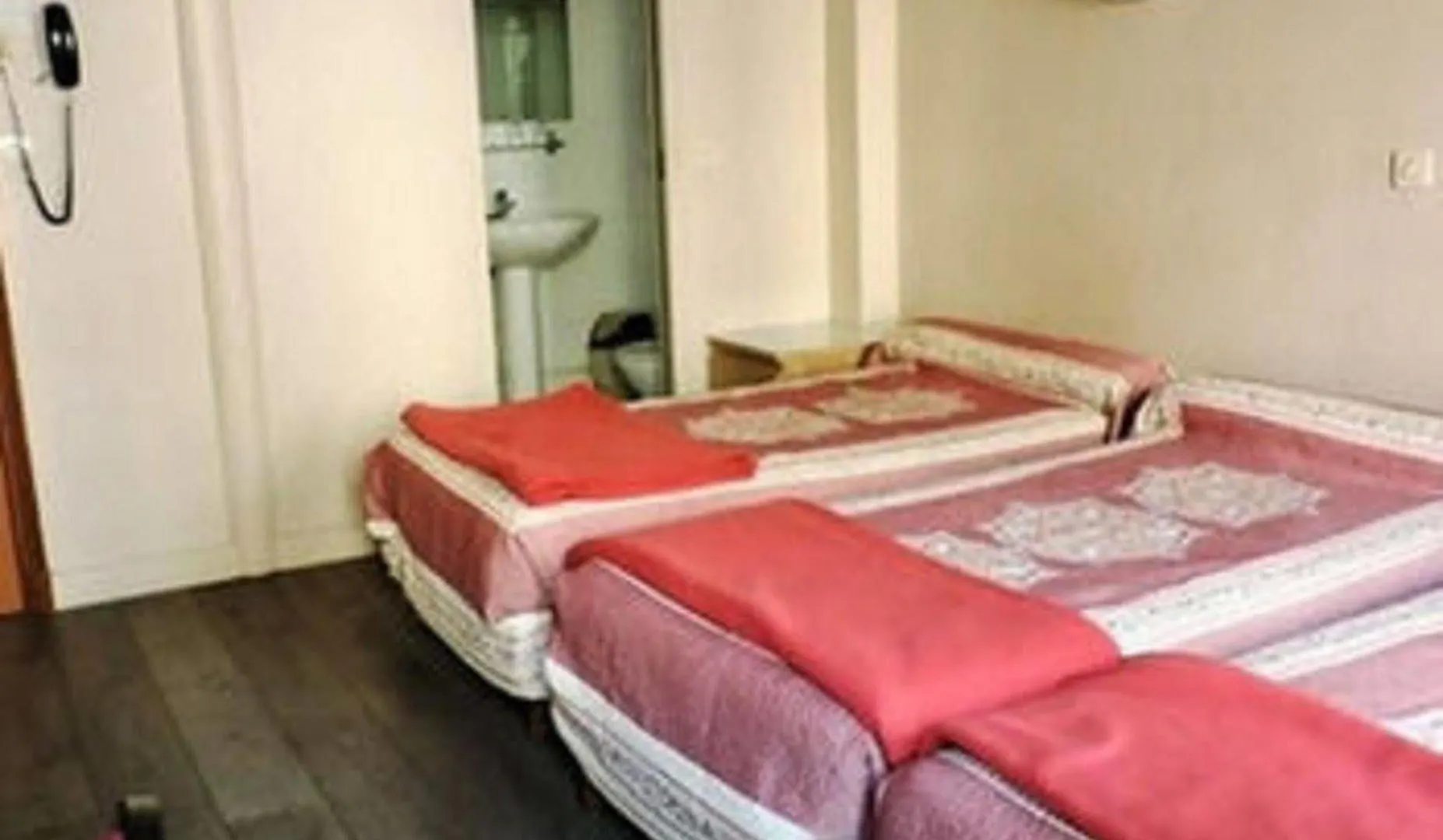Grand Voltaire 2* Paris