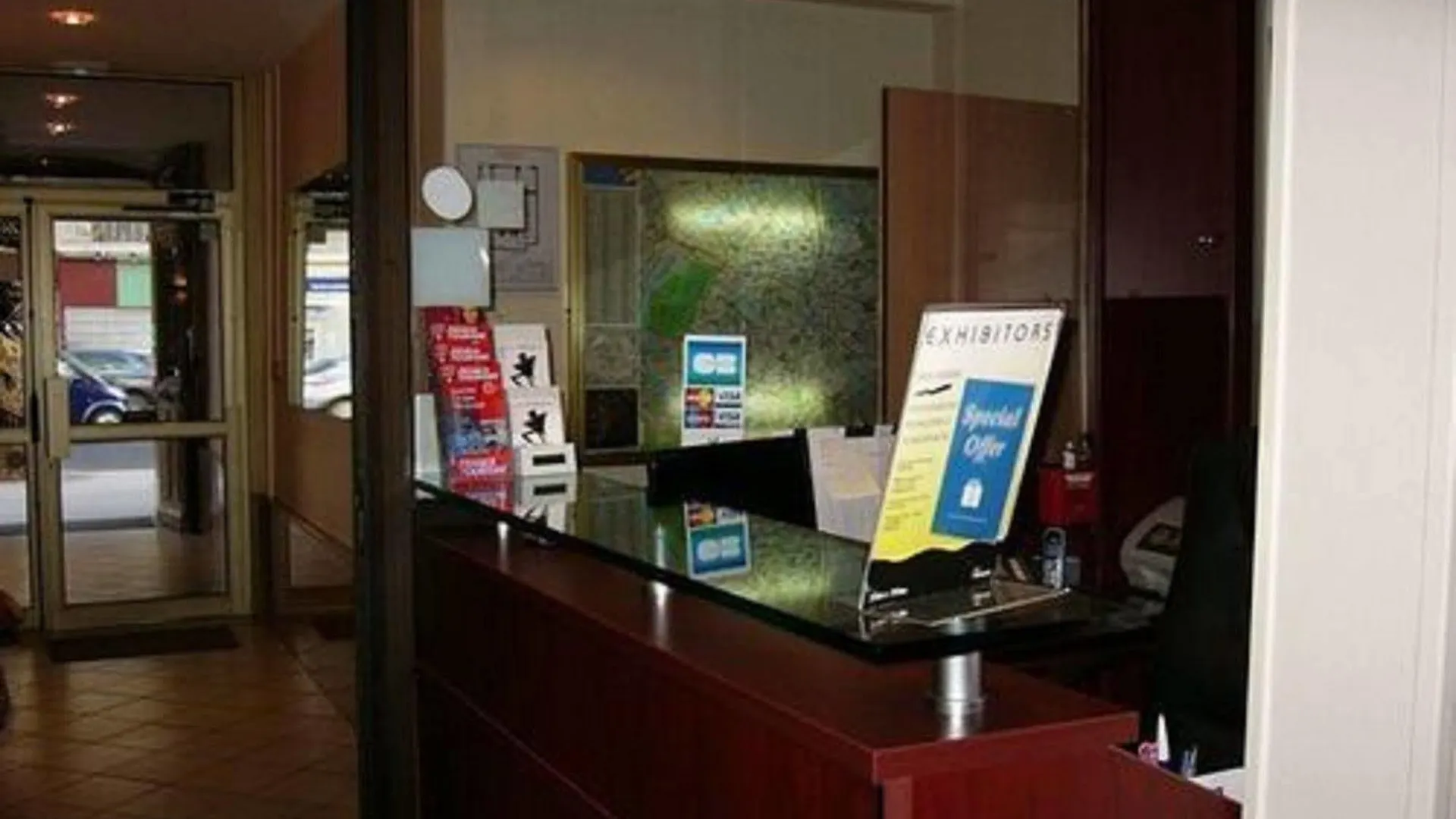 Hotel Grand Voltaire 2*