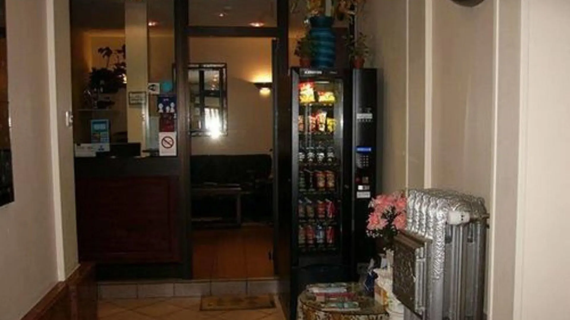 Hotel Grand Voltaire Paris